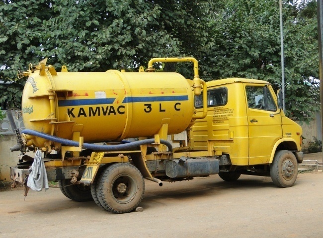 Xe rút h&acirc;̀m c&acirc;̀u qu&acirc;̣n Bình T&acirc;n hiện đại