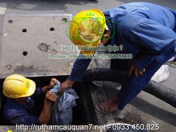 Nguy&ecirc;n nh&acirc;n khiến nh&agrave; vệ sinh bị h&ocirc;i