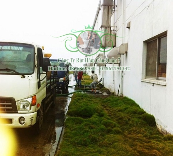 L&agrave;m sao để h&uacute;t hầm cầu triệt để