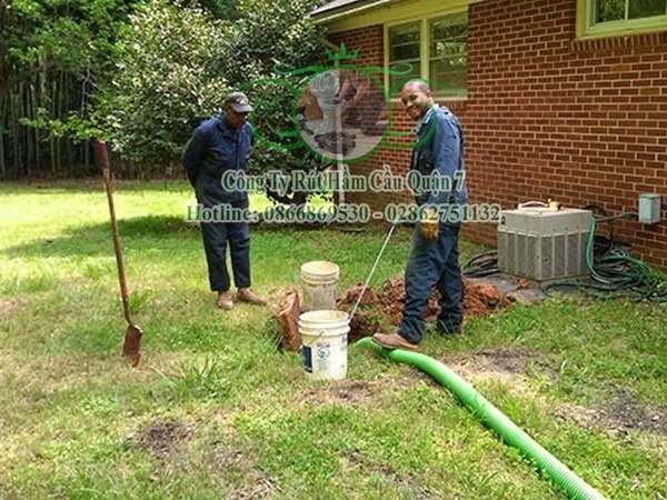 Gi&aacute; h&uacute;t hầm cầu bằng c&ocirc;ng nghệ ch&acirc;n kh&ocirc;ng hiện nay